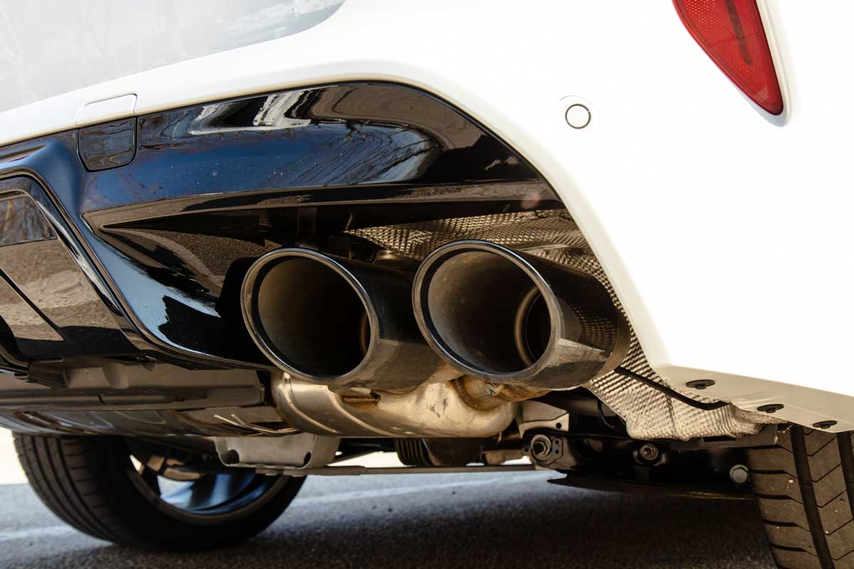 Complete exhaust system inspection for leak and damage diagnosis